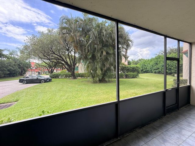 24 LEXINGTON Lane W A, Palm Beach Gardens, FL 33418