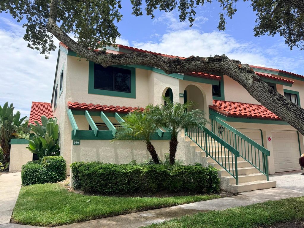24 LEXINGTON Lane W A, Palm Beach Gardens, FL 33418