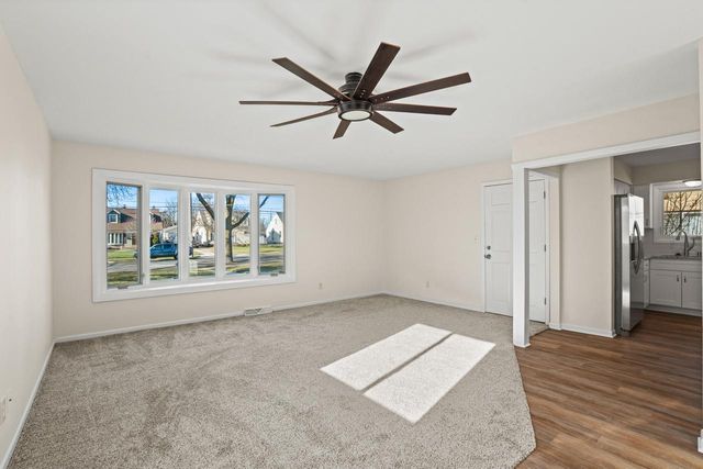 4226 S Pennsylvania AVENUE, Saint Francis, WI 53235