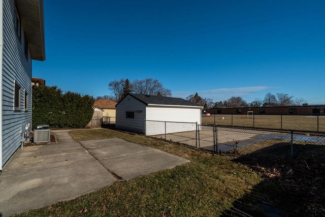 4226 S Pennsylvania AVENUE, Saint Francis, WI 53235