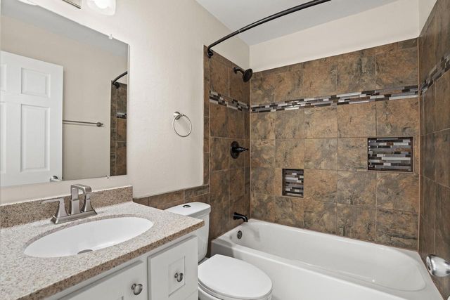 4226 S Pennsylvania AVENUE, Saint Francis, WI 53235