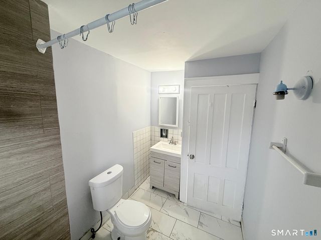 240 Wood Avenue 2, Bridgeport, CT 06605