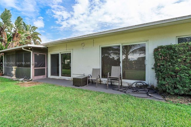 5667 N Cameo Dr N, Boca Raton, FL 33433