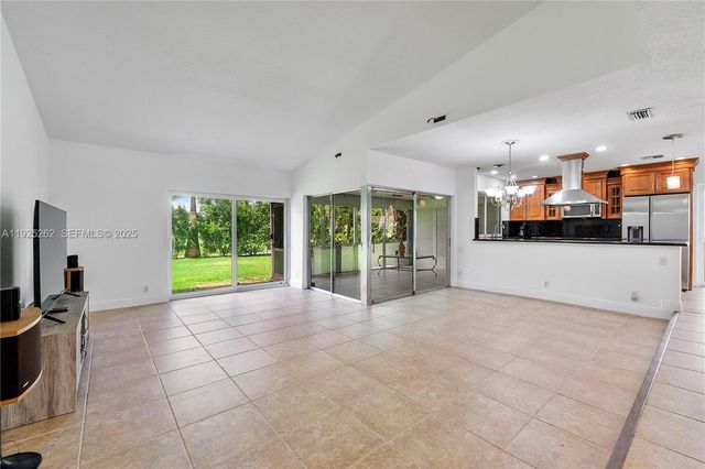5667 N Cameo Dr N, Boca Raton, FL 33433