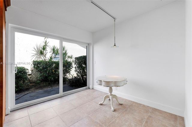 5667 N Cameo Dr N, Boca Raton, FL 33433