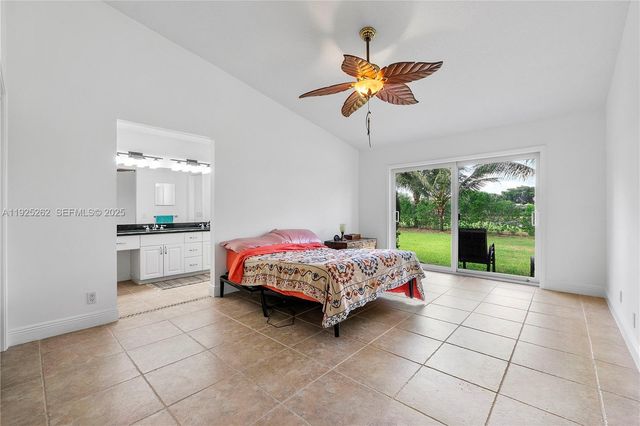 5667 N Cameo Dr N, Boca Raton, FL 33433