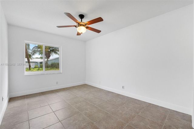 5667 N Cameo Dr N, Boca Raton, FL 33433