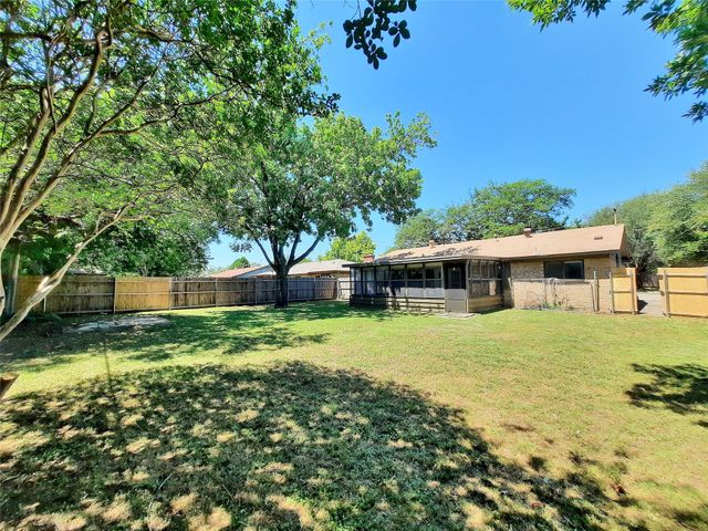 6804 Echo Hill Drive, Watauga, TX 76148