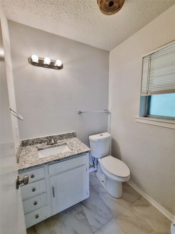 6804 Echo Hill Drive, Watauga, TX 76148