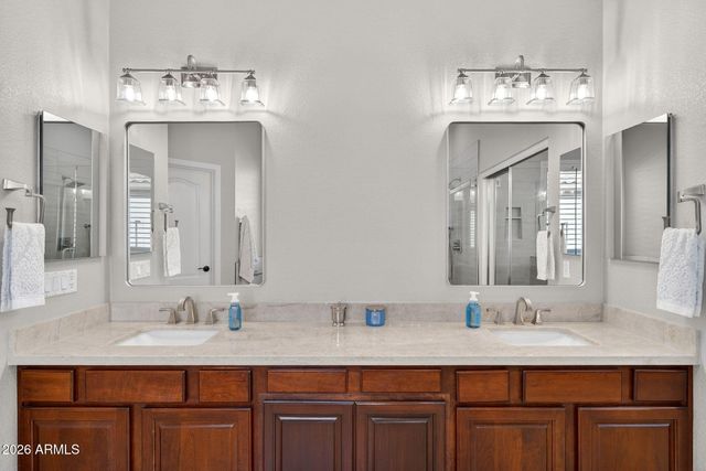 654 E HAMPTON Court, Gilbert, AZ 85295