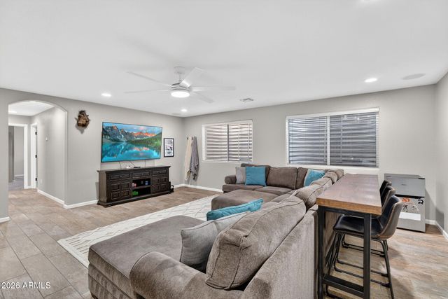 654 E HAMPTON Court, Gilbert, AZ 85295