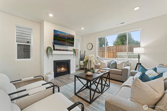 28015 40th Place S, Auburn, WA 98001