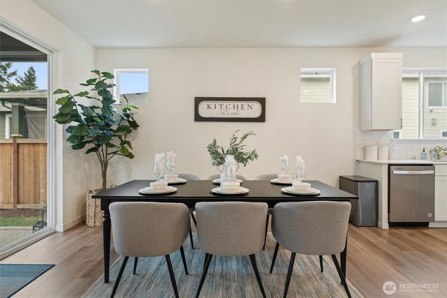 28015 40th Place S, Auburn, WA 98001