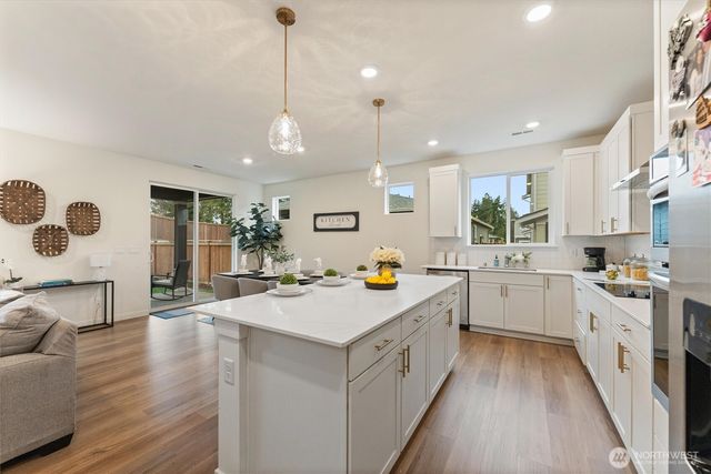 28015 40th Place S, Auburn, WA 98001