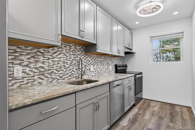 47 Weeks Road, North Babylon, NY 11703