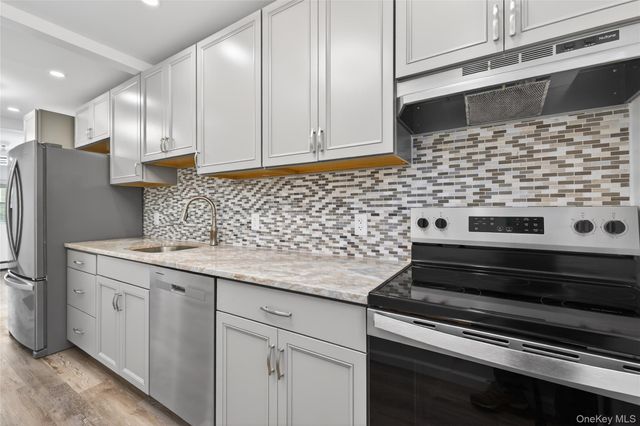 47 Weeks Road, North Babylon, NY 11703