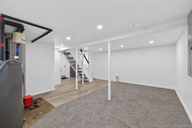 47 Weeks Road, North Babylon, NY 11703