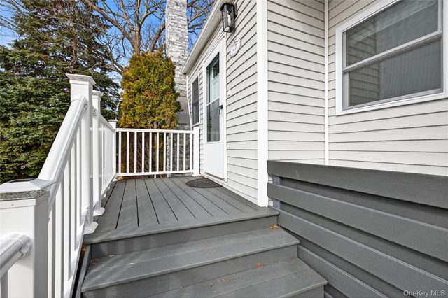 47 Weeks Road, North Babylon, NY 11703