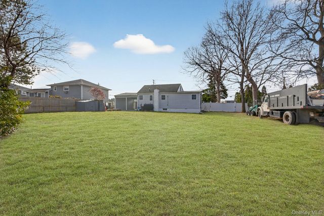 47 Weeks Road, North Babylon, NY 11703