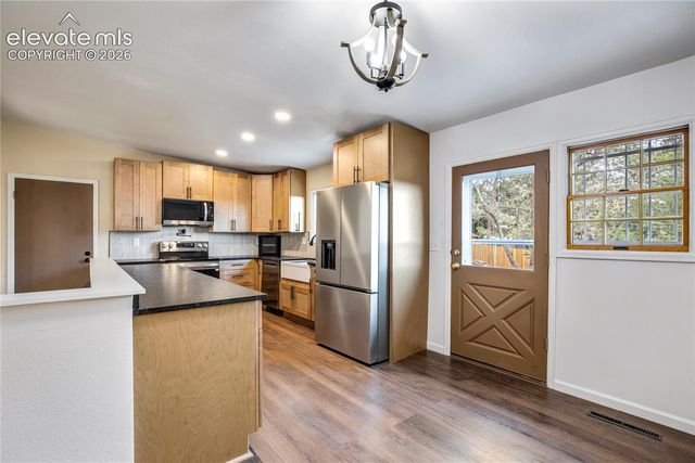 609 Crestridge Avenue, Colorado Springs, CO 80906