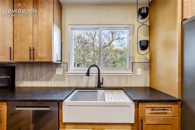 609 Crestridge Avenue, Colorado Springs, CO 80906