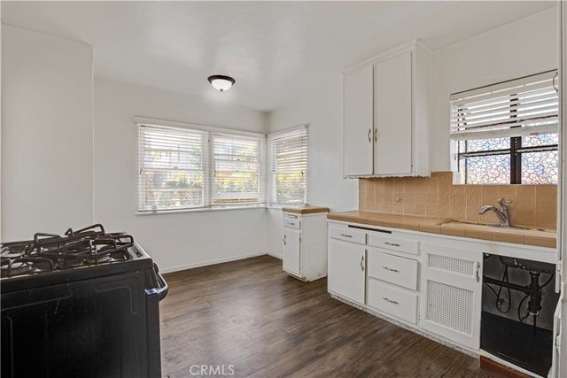 1936 20th, Santa Monica, CA 90404