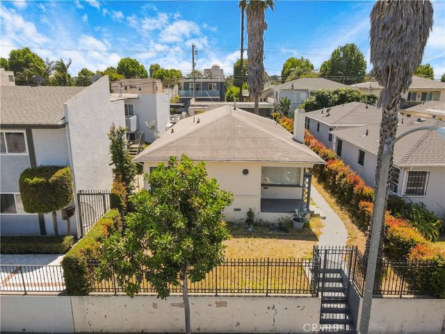 1936 20th, Santa Monica, CA 90404