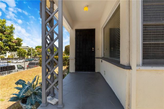1936 20th, Santa Monica, CA 90404