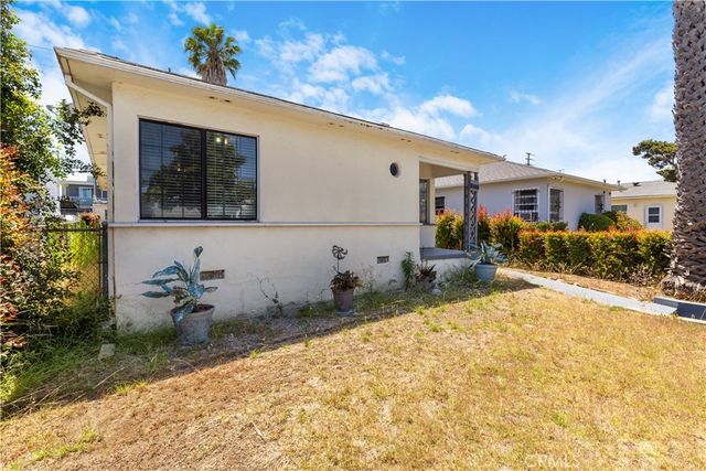 1936 20th, Santa Monica, CA 90404