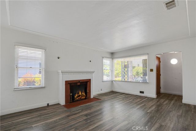 1936 20th, Santa Monica, CA 90404