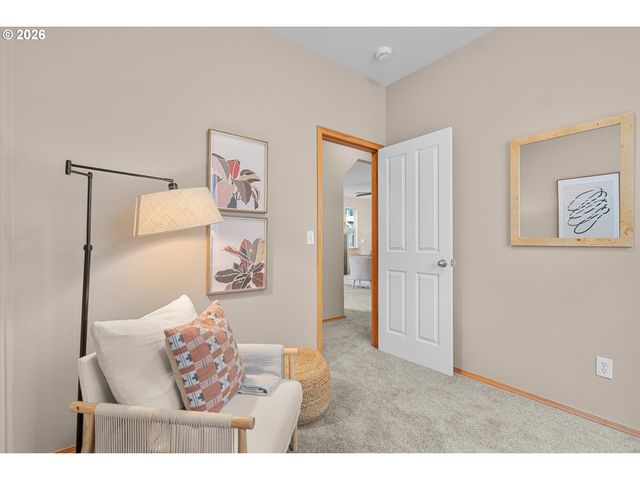 21936 Ne COUCH St, Gresham, OR 97030