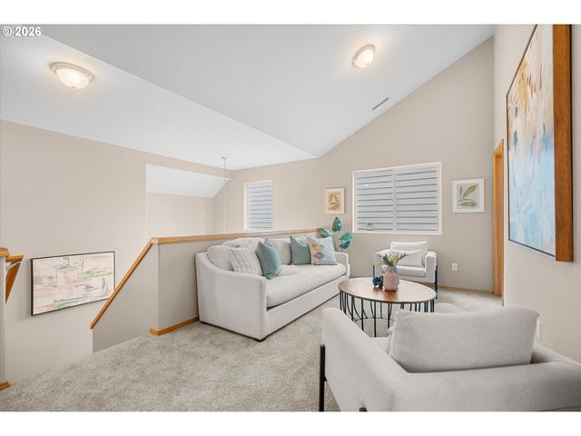 21936 Ne COUCH St, Gresham, OR 97030