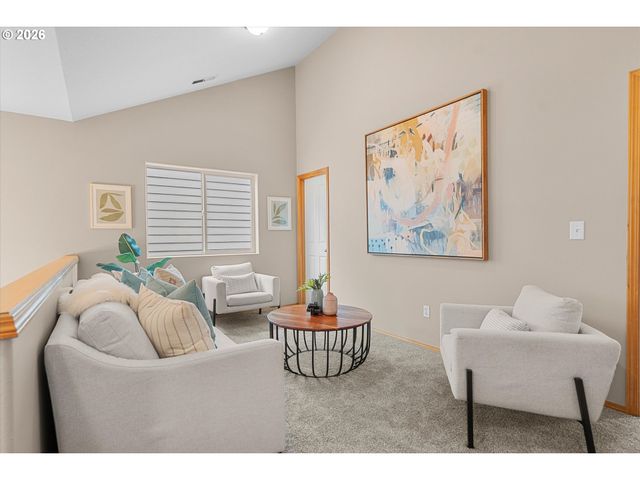 21936 Ne COUCH St, Gresham, OR 97030