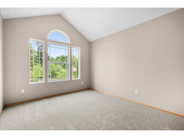 21936 Ne COUCH St, Gresham, OR 97030