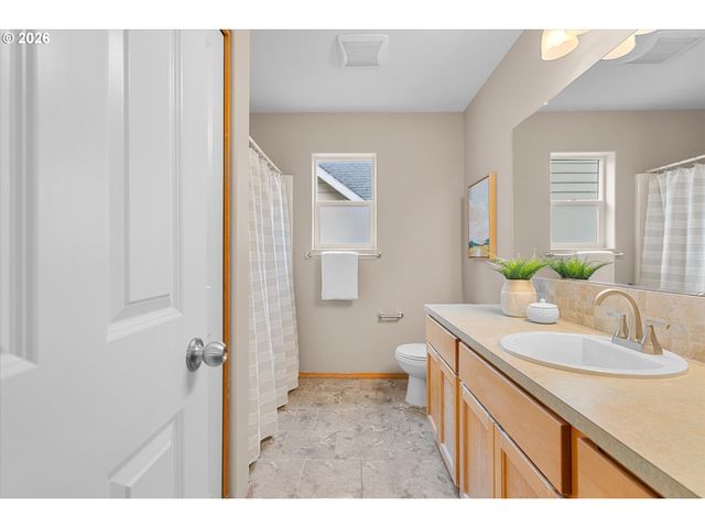 21936 Ne COUCH St, Gresham, OR 97030