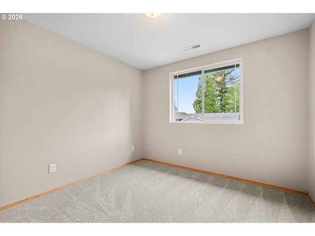21936 Ne COUCH St, Gresham, OR 97030
