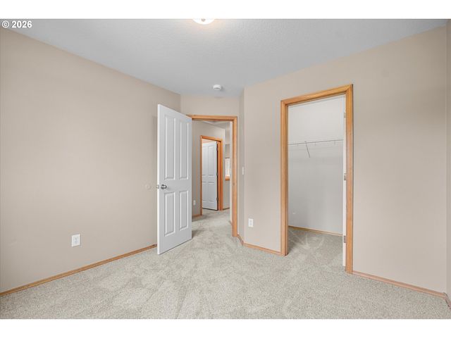 21936 Ne COUCH St, Gresham, OR 97030