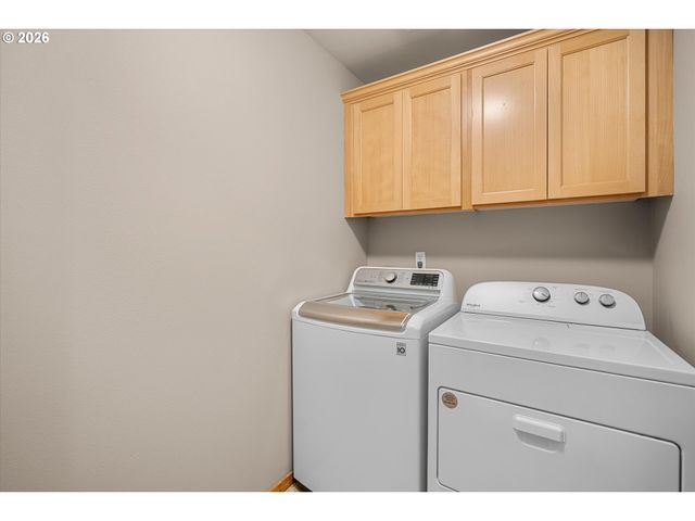 21936 Ne COUCH St, Gresham, OR 97030