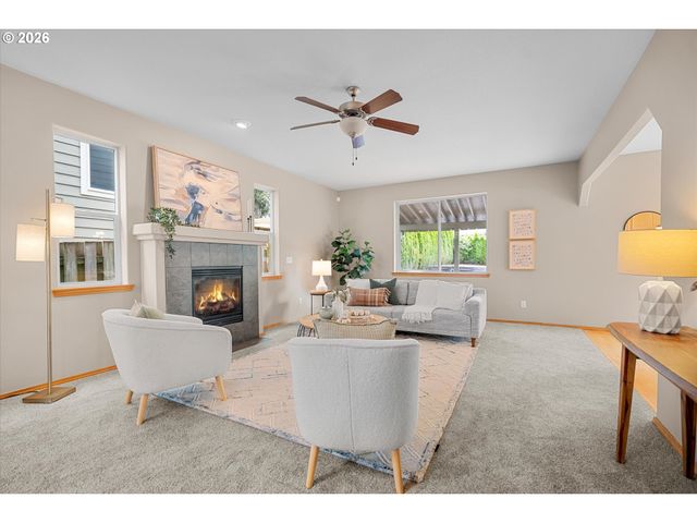21936 Ne COUCH St, Gresham, OR 97030