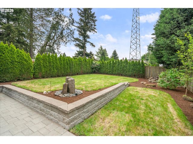 21936 Ne COUCH St, Gresham, OR 97030