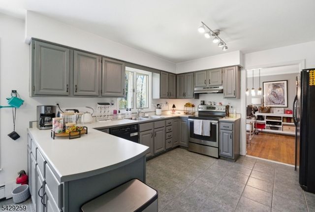 63 Skyline Dr, Sparta Twp., NJ 07871