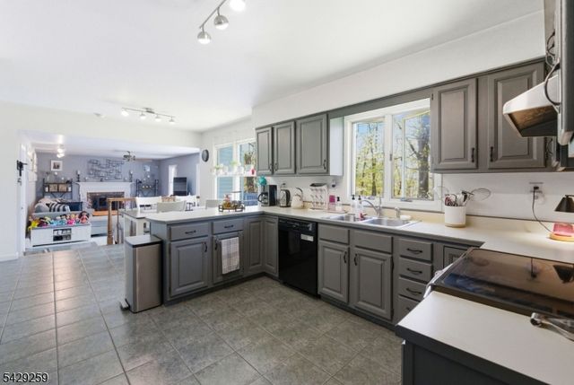 63 Skyline Dr, Sparta Twp., NJ 07871