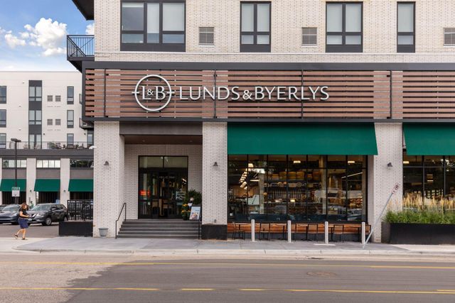 5140 16th Avenue S, Minneapolis, MN 55417