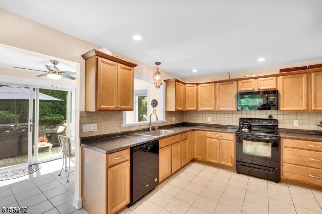 20 Edgemere Ave, Mount Arlington Boro, NJ 07856 — photo 5