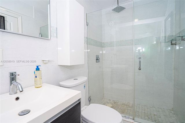 16990 NE 5th Court 1, North Miami Beach, FL 33162