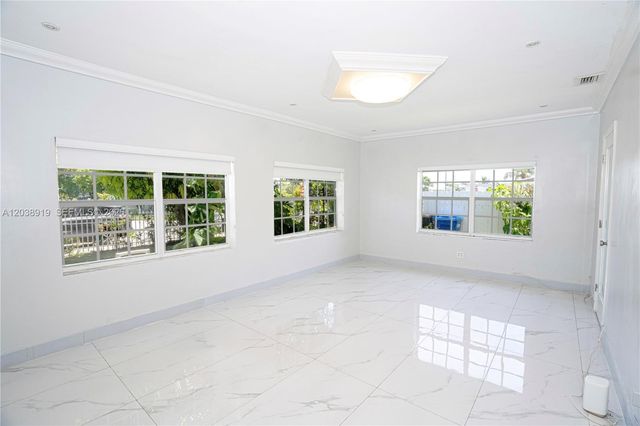 16990 NE 5th Court 1, North Miami Beach, FL 33162