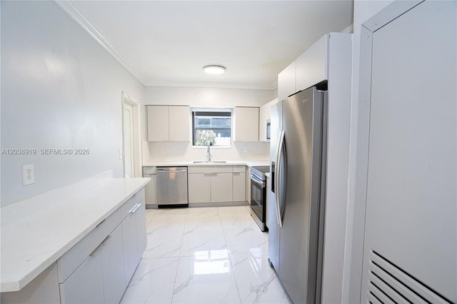 16990 NE 5th Court 1, North Miami Beach, FL 33162