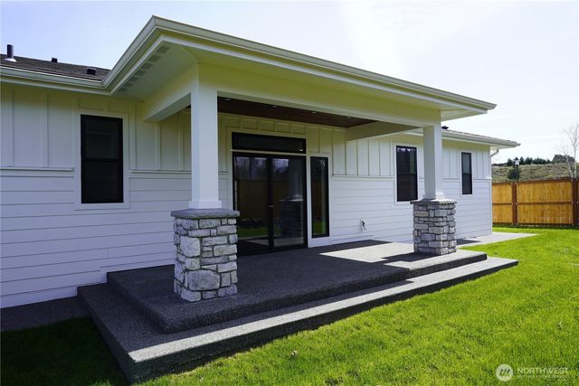 11 Dover Lane, Sequim, WA 98382