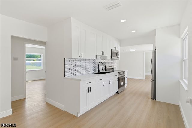 363 New York DR, Fort Myers, FL 33905