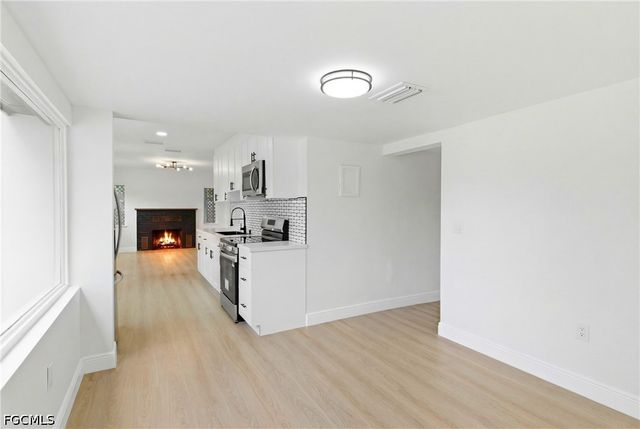 363 New York DR, Fort Myers, FL 33905